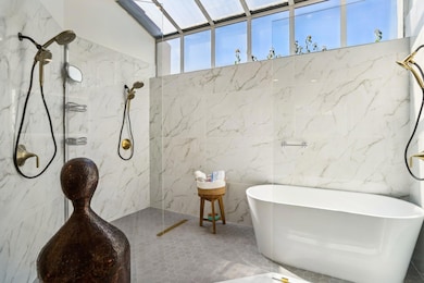 33-web-or-mls-St Andrews Ct-033