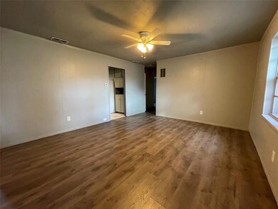 1307 S 1st St, Corsicana, TX 75110 - photo 6