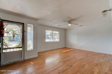 922 Locust St, New Smyrna Beach, FL 32169 - photo 5