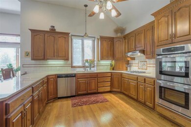 6839 Deer Ridge Dr, Shawnee, KS 66226 - photo 7