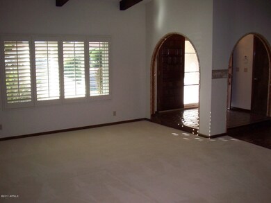 FOYER & LIVING ROOM