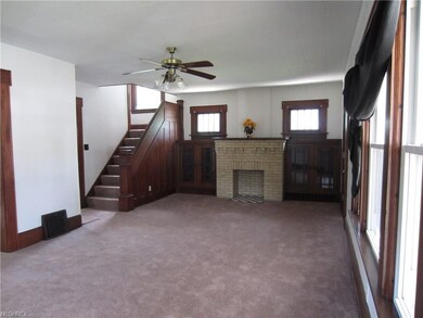 Spacious living room