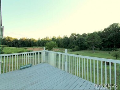 281 Bolton Ct, Hendersonville, NC 28792 - photo 4