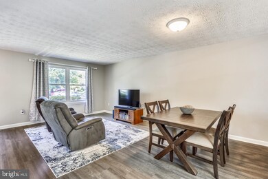 12038 Winding Creek Way, Germantown, MD 20874 - photo 5