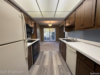 16870 Edloytom Way unit 144, Clinton Township, MI 48038 - photo 7