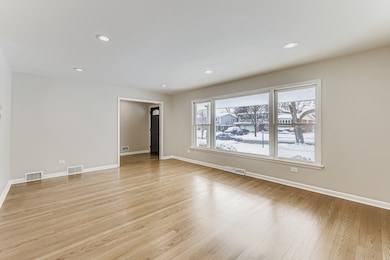 303 S Fernandez Ave, Arlington Heights, IL 60005 - photo 7