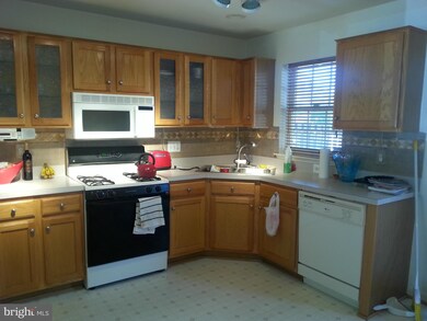 42788 Pilgrim Square, Chantilly, VA 20152 - photo 2