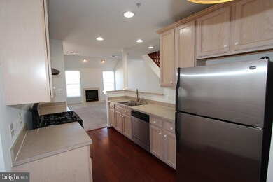 25340 Lake Mist Square unit 303, Chantilly, VA 20152 - photo 5