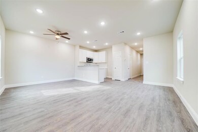 809 W Coffin St unit 809-811, Denison, TX 75020 - photo 6