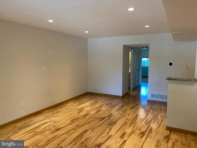 728 Putnam Blvd unit 15B, Wallingford, PA 19086 - photo 2