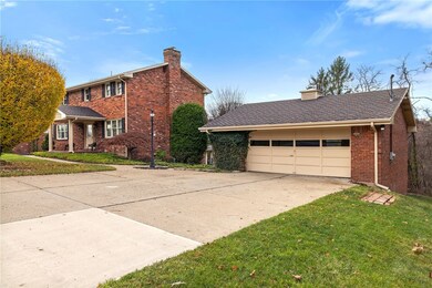 Detached Garage