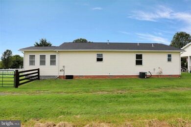 995 Dutchess Cir, Strasburg, VA 22657 - photo 7