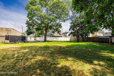 37-Back Lot to house