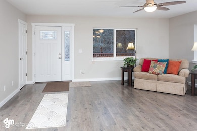 Living Room_DMD_1630-SMALL