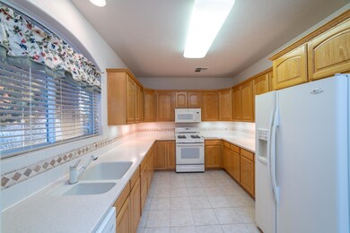 04 Kitchen