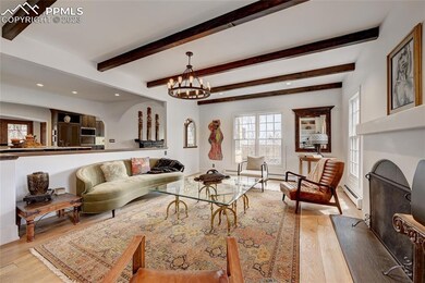 Beautiful room for entertaining