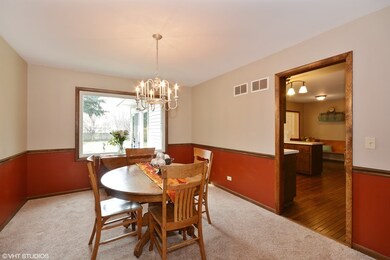 29W113 Wagner Rd, Naperville, IL 60564 - photo 4