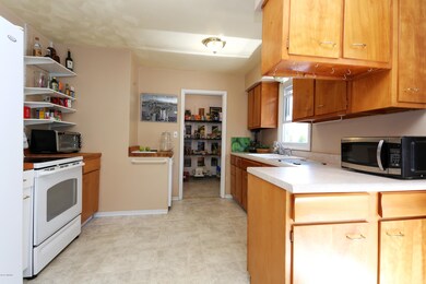 03_108NHarrison_5_Kitchen_HiRes