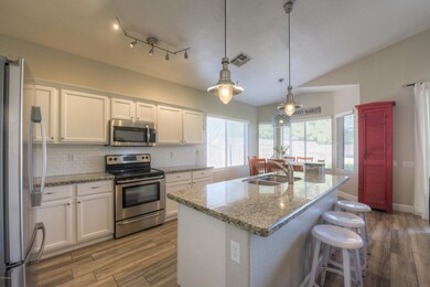 3772 E Lex-011-7-Kitchen-MLS_Size