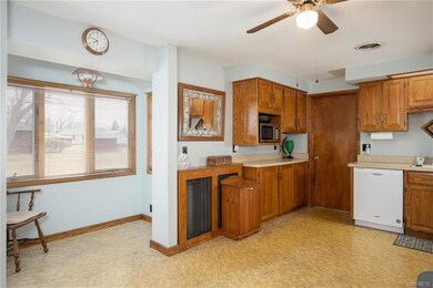 2844 Homeyer Rd, North Tonawanda, NY 14120 - photo 3