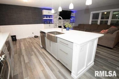 2110 W 29th St, Davenport, IA 52804 - photo 7