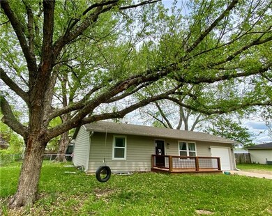 205 W Sixth St, Perry KS