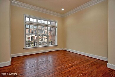 2157 Royal Lodge Dr, Falls Church, VA 22043 - photo 4