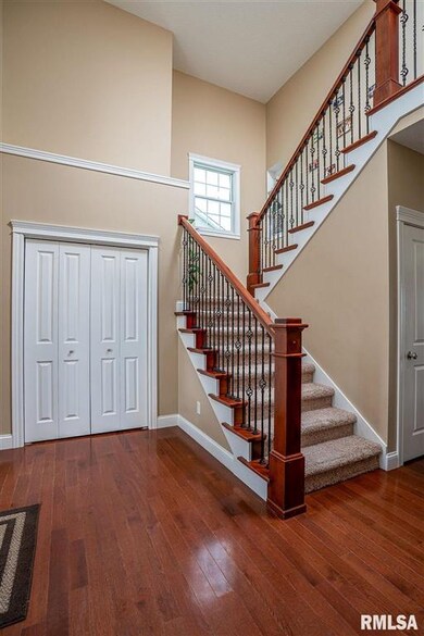 2019 E 60th St, Davenport, IA 52807 - photo 2