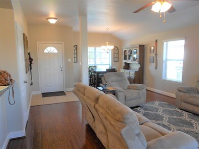 5222 Mcgrath Dr, Alvin, TX 77511 - photo 6