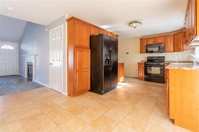 11 Amanda Dr, Hudson, NH 03051 - photo 4