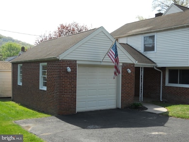 201 Emerald Ave, Reading, PA 19606 - photo 4