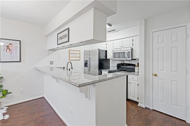 2302 Willow Point Arch, Chesapeake, VA 23320 - photo 5