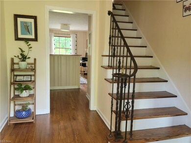 Front Entry/Stairwell