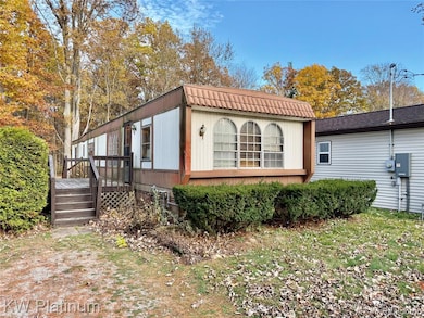 192 Pickford Rd, Kimball, MI 48074 - photo 2