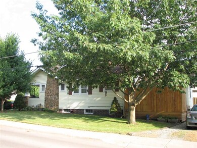 503 E 2nd St S, Newton, IA 50208 - photo 4