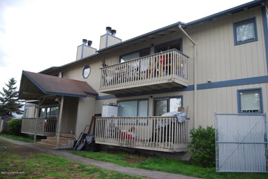 Unit 2 and 4 Porch