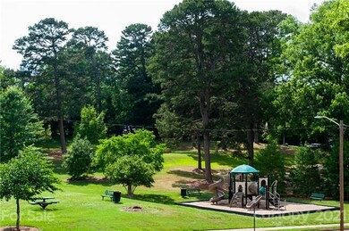 426 W Bell St, Statesville, NC 28677 - photo 6