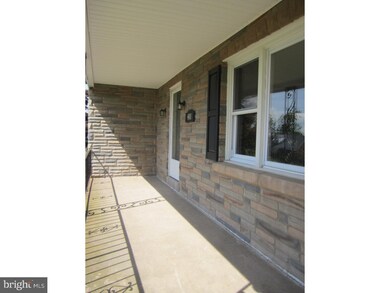 401 Heston Ave, Norristown, PA 19403 - photo 2