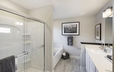 The master ensuite bath provides the home owners w