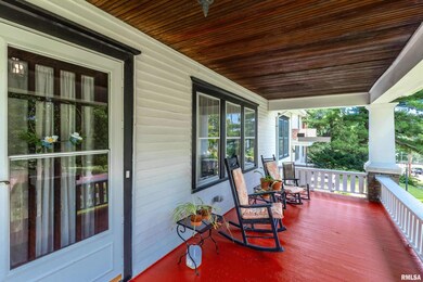 847 College Ave, Davenport, IA 52803 - photo 2