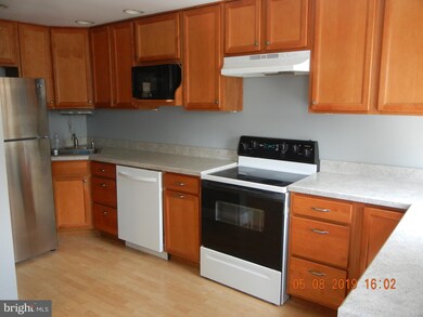 1134 Oakwood Dr, Glenolden, PA 19036 - photo 4