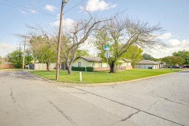 8201 Pearl St, North Richland Hills, TX 76180 - photo 5