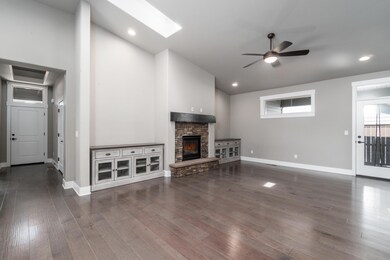 LIVING ROOM_1