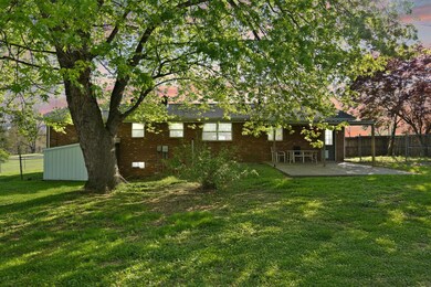 258 Dutton Cir, Jamestown, KY 42629 - photo 2