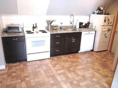 574 Hyde Park Ave unit 3, Roslindale, MA 02131 - photo 2