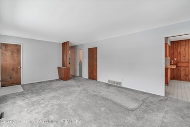 09-5901-W-Willow-Hwy-WindowStill-Real-Es