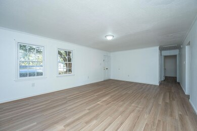 110EdgebrookRd009
