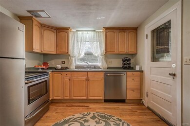 Brand new kitchen with all new stainless steel app