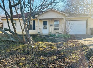 300 Smith St, Bonham, TX 75418 - photo 2