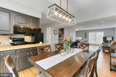 7307 Ardglass Dr, Lorton, VA 22079 - photo 4